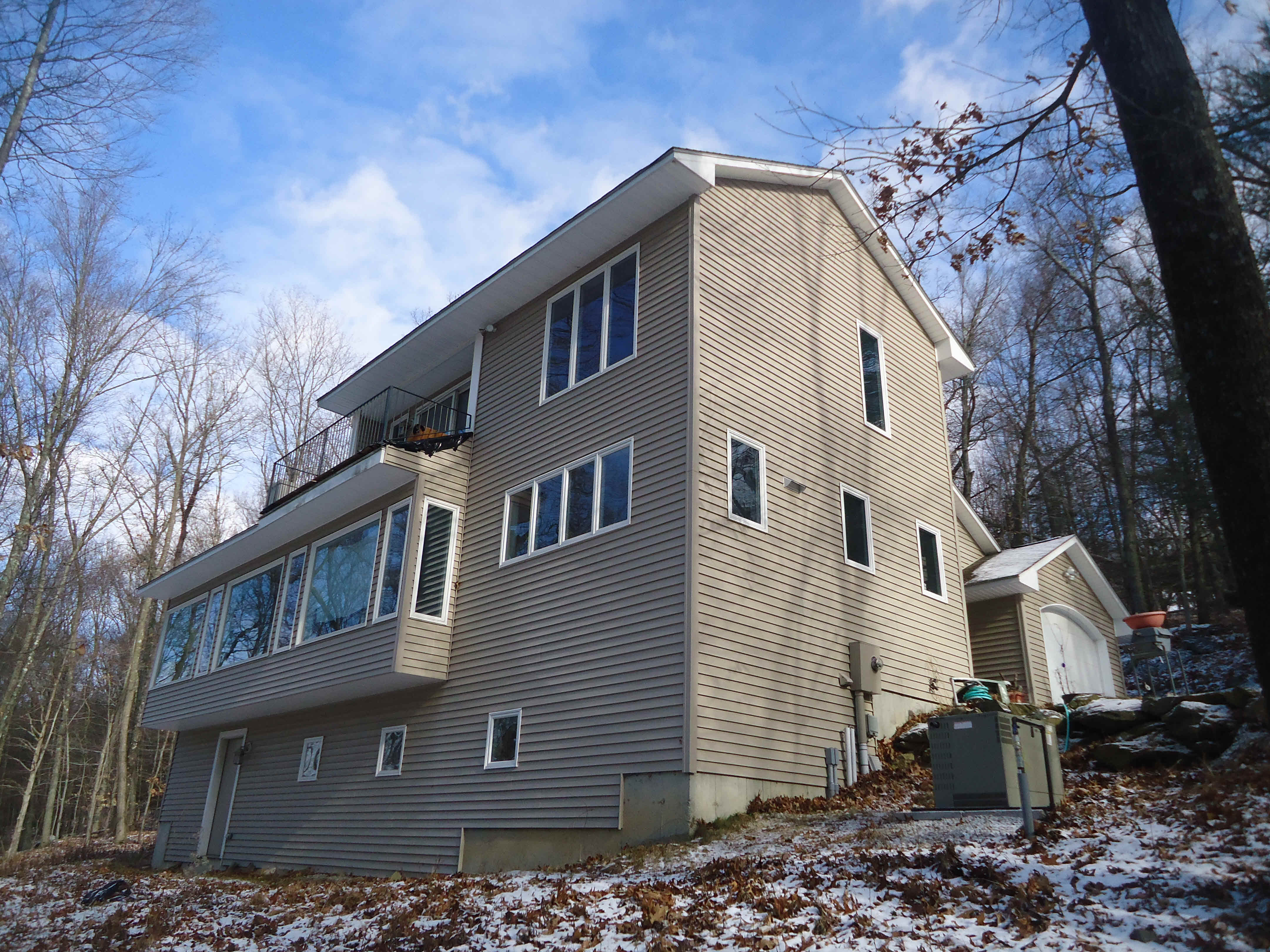 Building photograph for 121 CLATTER VALLEY RD